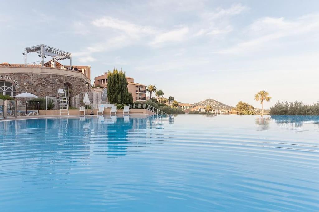 Village Cap Esterel, Piscine, Plage Saint-Raphaël 외부 사진