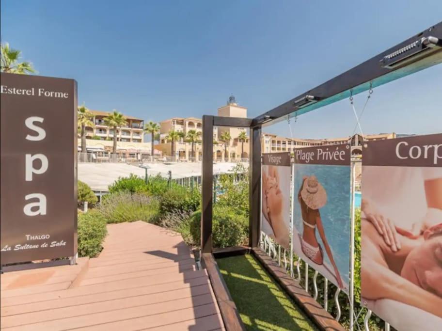 Village Cap Esterel, Piscine, Plage Saint-Raphaël 외부 사진