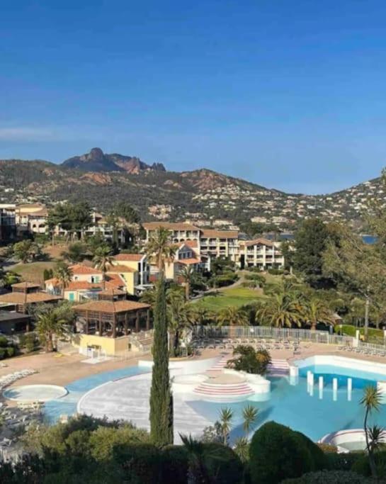 Village Cap Esterel, Piscine, Plage Saint-Raphaël 외부 사진