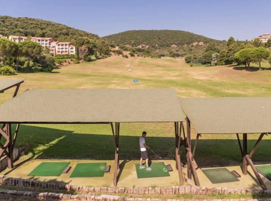 Village Cap Esterel, Piscine, Plage Saint-Raphaël 외부 사진