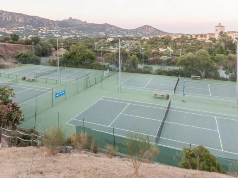Village Cap Esterel, Piscine, Plage Saint-Raphaël 외부 사진