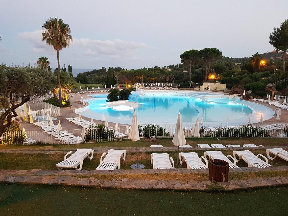 Village Cap Esterel, Piscine, Plage Saint-Raphaël 외부 사진