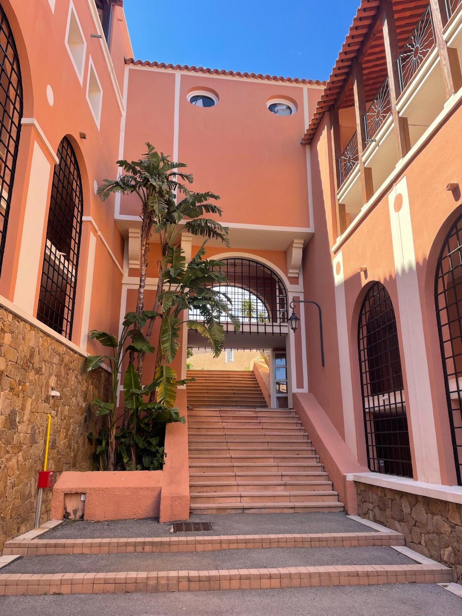 Village Cap Esterel, Piscine, Plage Saint-Raphaël 외부 사진